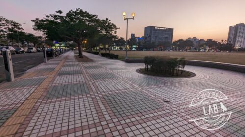 臺南市政府の歩道